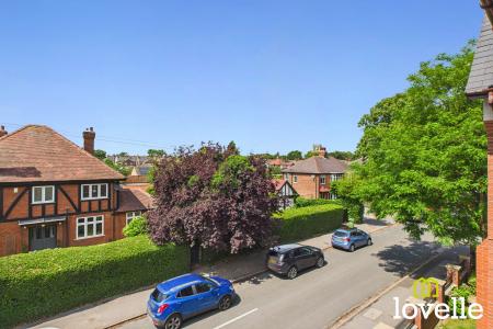 2 bedroom Flat for sale in Kingtree Avenue, Cottingham, East Riding of Yorkshire, HU16