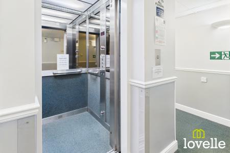 2 bedroom Flat for sale in Kingtree Avenue, Cottingham, East Riding of Yorkshire, HU16