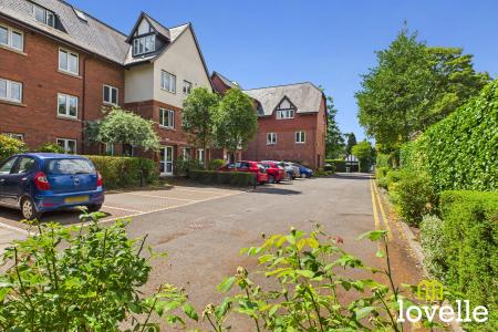 2 bedroom Flat for sale in Kingtree Avenue, Cottingham, East Riding of Yorkshire, HU16