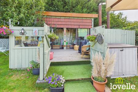 2 bedroom Bungalow for sale in Loatley Green, Cottingham, East Riding of Yorkshire, HU16