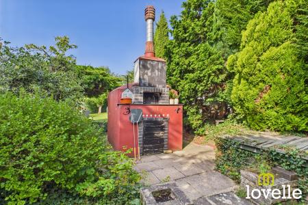 2 bedroom Bungalow for sale in Loatley Green, Cottingham, East Riding of Yorkshire, HU16