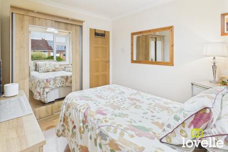 2 bedroom Bungalow for sale in Loatley Green, Cottingham, East Riding of Yorkshire, HU16