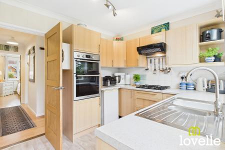 2 bedroom Bungalow for sale in Loatley Green, Cottingham, East Riding of Yorkshire, HU16
