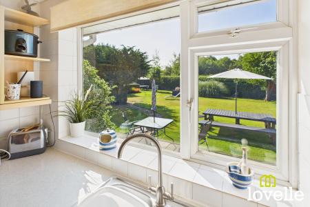 2 bedroom Bungalow for sale in Loatley Green, Cottingham, East Riding of Yorkshire, HU16