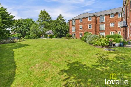 1 bedroom Flat for sale in Newgate Street, Cottingham, East Riding of Yorkshire, HU16