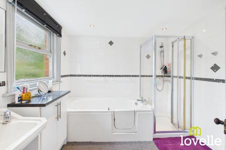 5 bedroom Semi-detached house for sale in Marlborough Avenue, Kingston upon Hull, HU5