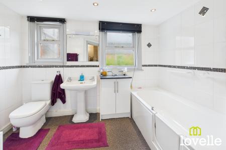 5 bedroom Semi-detached house for sale in Marlborough Avenue, Kingston upon Hull, HU5