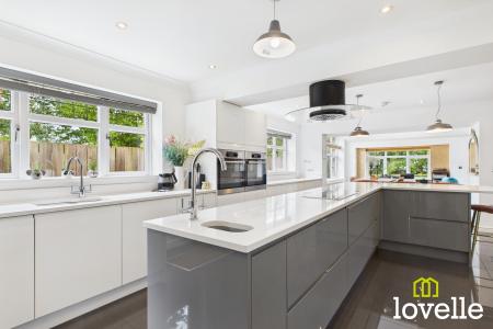 4 bedroom Detached house for sale in North Moor Lane, Cottingham, East Riding of Yorkshire, HU16