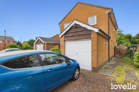 3 bedroom Detached house for sale in Murray Crescent, Cottingham, East Riding of Yorkshire, HU16