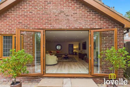 4 bedroom Detached house for sale in New Village Road, Cottingham, East Riding of Yorkshire, HU16