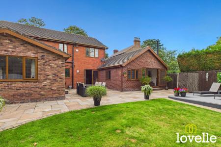 4 bedroom Detached house for sale in New Village Road, Cottingham, East Riding of Yorkshire, HU16