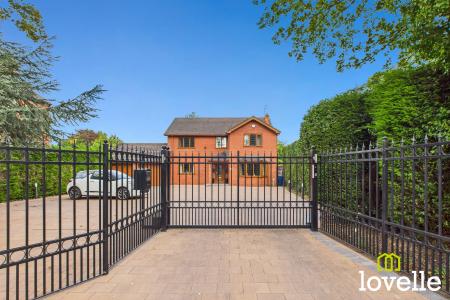 4 bedroom Detached house for sale in New Village Road, Cottingham, East Riding of Yorkshire, HU16