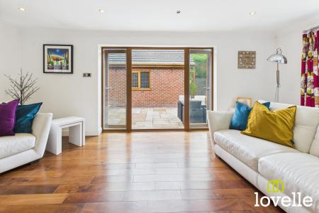 4 bedroom Detached house for sale in New Village Road, Cottingham, East Riding of Yorkshire, HU16