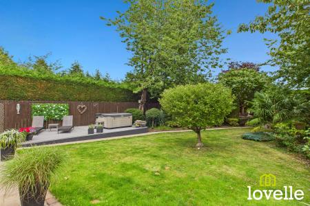 4 bedroom Detached house for sale in New Village Road, Cottingham, East Riding of Yorkshire, HU16