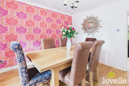 4 bedroom Detached house for sale in New Village Road, Cottingham, East Riding of Yorkshire, HU16