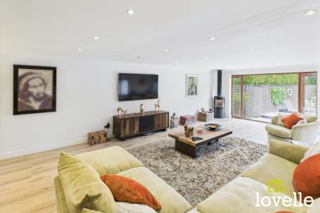 4 bedroom Detached house for sale in New Village Road, Cottingham, East Riding of Yorkshire, HU16