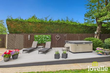 4 bedroom Detached house for sale in New Village Road, Cottingham, East Riding of Yorkshire, HU16