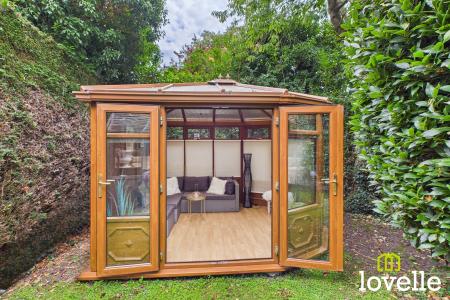 4 bedroom Detached house for sale in New Village Road, Cottingham, East Riding of Yorkshire, HU16