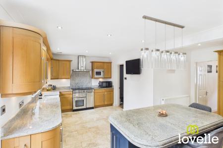 4 bedroom Detached house for sale in New Village Road, Cottingham, East Riding of Yorkshire, HU16