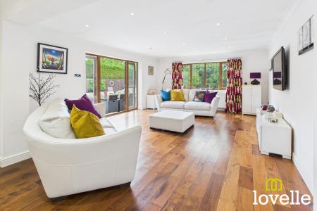 4 bedroom Detached house for sale in New Village Road, Cottingham, East Riding of Yorkshire, HU16