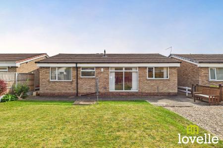 2 bedroom Bungalow for sale in Canada Drive, Cottingham, East Riding of Yorkshire, HU16