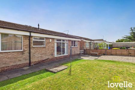 2 bedroom Bungalow for sale in Canada Drive, Cottingham, East Riding of Yorkshire, HU16