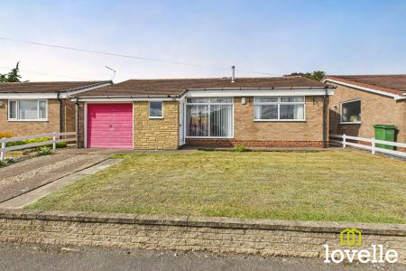 2 bedroom Bungalow for sale in Canada Drive, Cottingham, East Riding of Yorkshire, HU16