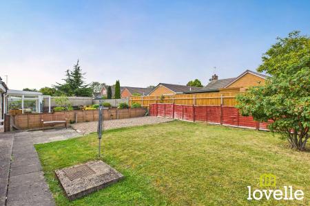 2 bedroom Bungalow for sale in Canada Drive, Cottingham, East Riding of Yorkshire, HU16