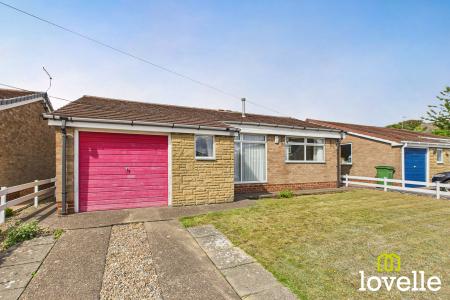 2 bedroom Bungalow for sale in Canada Drive, Cottingham, East Riding of Yorkshire, HU16