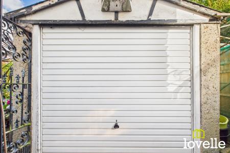 4 bedroom Semi-detached house for sale in Kingtree Avenue, Cottingham, East Riding of Yorkshire, HU16