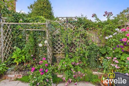 4 bedroom Semi-detached house for sale in Kingtree Avenue, Cottingham, East Riding of Yorkshire, HU16