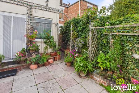 4 bedroom Semi-detached house for sale in Kingtree Avenue, Cottingham, East Riding of Yorkshire, HU16