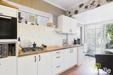 4 bedroom Semi-detached house for sale in Kingtree Avenue, Cottingham, East Riding of Yorkshire, HU16