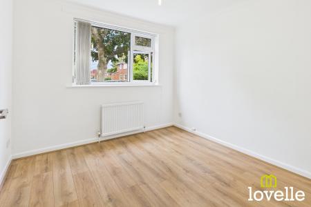 2 bedroom Flat for sale in Greendale Court, Cottingham, East Riding of Yorkshire, HU16