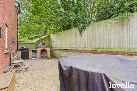 4 bedroom Detached house for sale in Cherry Avenue, Hessle, East Riding of Yorkshire, HU13