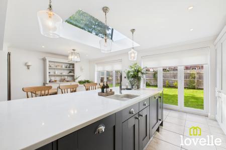 4 bedroom Detached house for sale in Cherry Avenue, Hessle, East Riding of Yorkshire, HU13