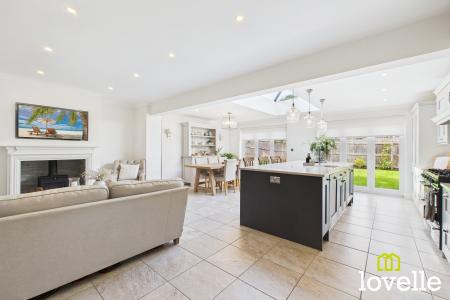 4 bedroom Detached house for sale in Cherry Avenue, Hessle, East Riding of Yorkshire, HU13