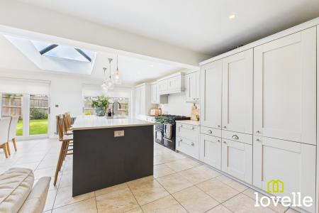 4 bedroom Detached house for sale in Cherry Avenue, Hessle, East Riding of Yorkshire, HU13