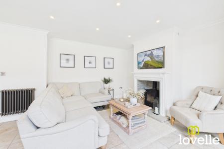 4 bedroom Detached house for sale in Cherry Avenue, Hessle, East Riding of Yorkshire, HU13