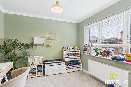 4 bedroom Detached house for sale in Cherry Avenue, Hessle, East Riding of Yorkshire, HU13