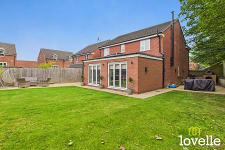 4 bedroom Detached house for sale in Cherry Avenue, Hessle, East Riding of Yorkshire, HU13