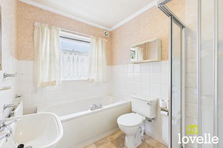 3 bedroom Detached bungalow for sale in Brantingham Close, Cottingham, East Riding of Yorkshire, HU16