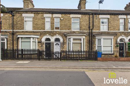 2 bedroom Terraced House for sale in Main Street, Willerby, East Riding of Yorkshire, HU10