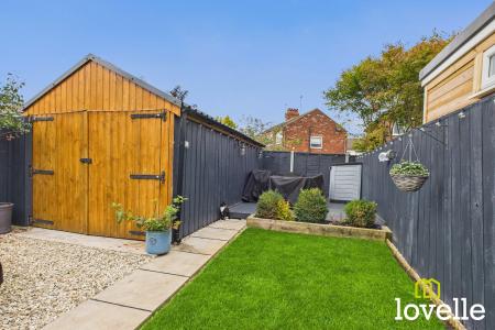 2 bedroom Semi-detached house for sale in Bon Accord Road, Hessle, East Riding of Yorkshire, HU13