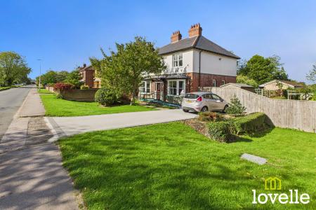 4 bedroom Detached house for sale in North Moor Lane, Cottingham, East Riding of Yorkshire, HU16