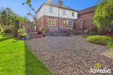 4 bedroom Detached house for sale in North Moor Lane, Cottingham, East Riding of Yorkshire, HU16