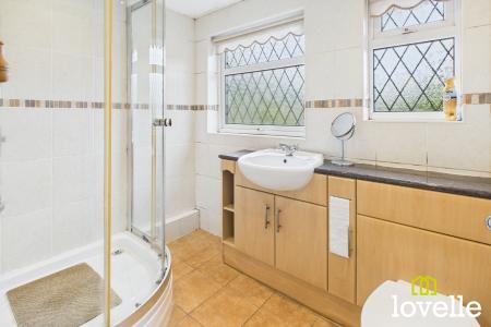3 bedroom Semi-detached house for sale in Oakdale Avenue, Willerby, East Riding of Yorkshire, HU10