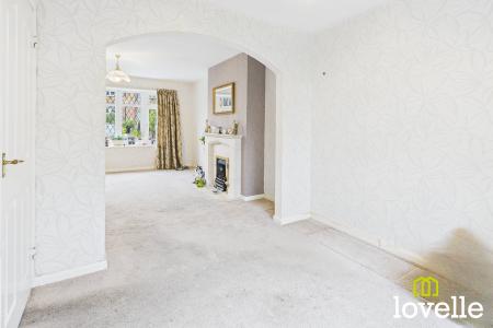 3 bedroom Semi-detached house for sale in Oakdale Avenue, Willerby, East Riding of Yorkshire, HU10