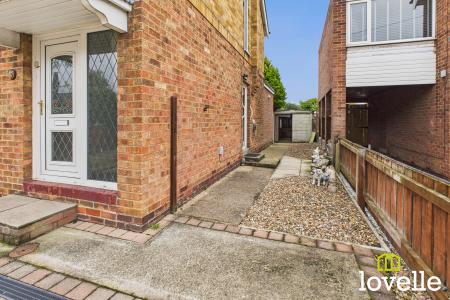 3 bedroom Semi-detached house for sale in Oakdale Avenue, Willerby, East Riding of Yorkshire, HU10