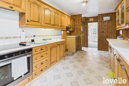 3 bedroom Semi-detached house for sale in Oakdale Avenue, Willerby, East Riding of Yorkshire, HU10